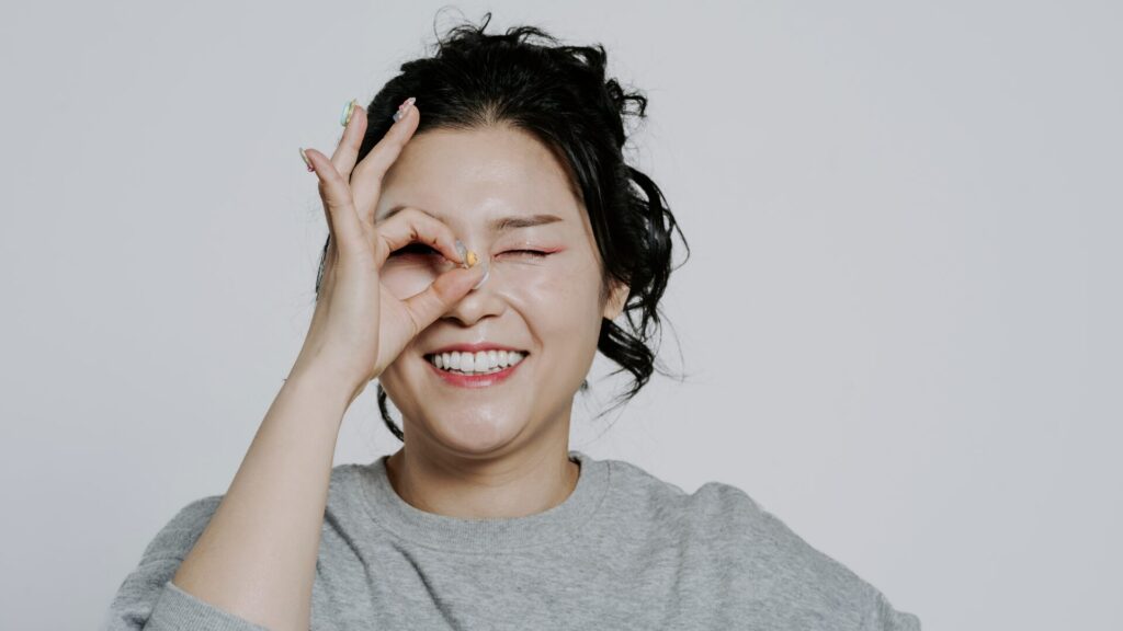 目元すっきり女性写真