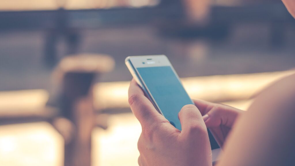 スマホ依存イメージ