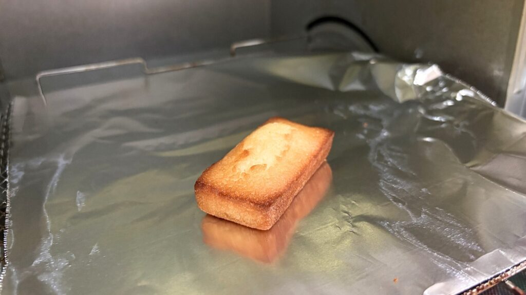 アンリシャルパンティエのフィナンシェ トースターで温め写真