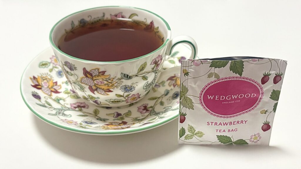 ウェッジウッド ストロベリー淹れた写真